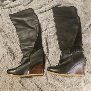 uggBlack Leather Wedge Boots